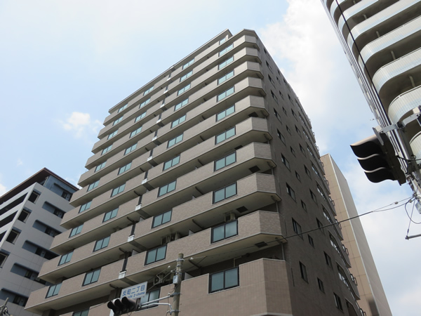 ライオンズマンション反町公園の外観