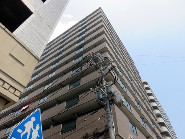 ライオンズマンション反町公園の外観