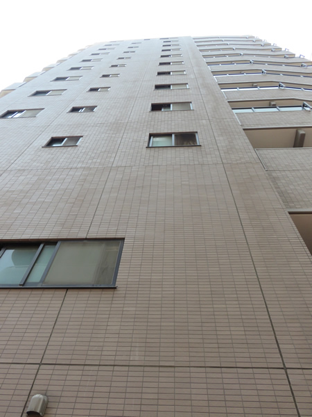 ライオンズマンション反町公園の外観