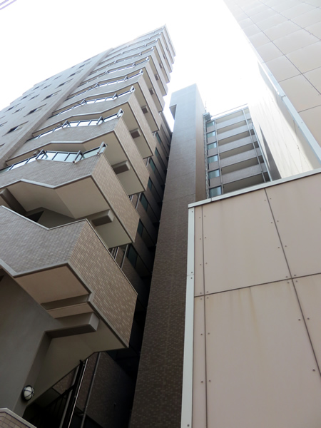 ライオンズマンション反町公園の外観