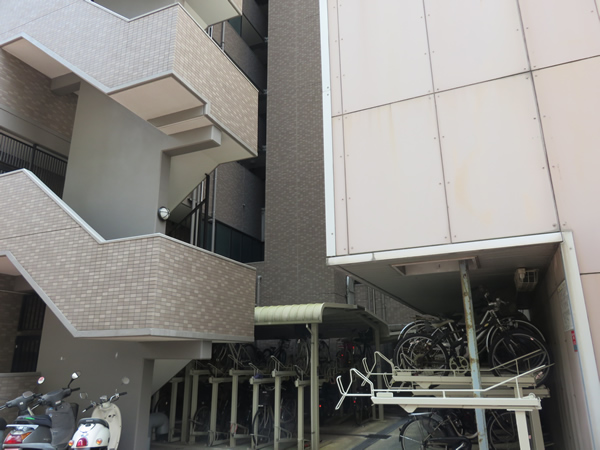 ライオンズマンション反町公園の外観