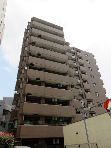 クリオ反町公園1番館の外観