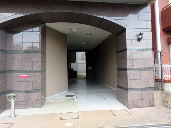 クリオ反町公園1番館の外観