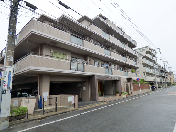 マートルコート南林間の外観