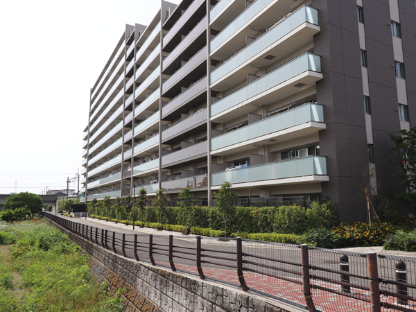 ルフォン久米川武蔵野けやきの杜の外観