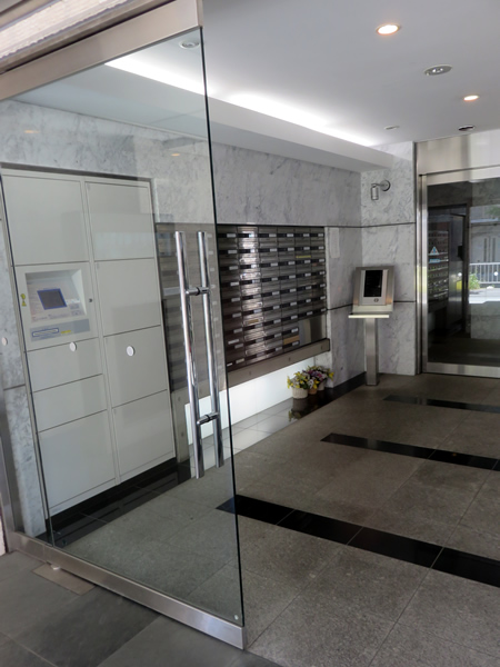 シュプレ新横浜の外観