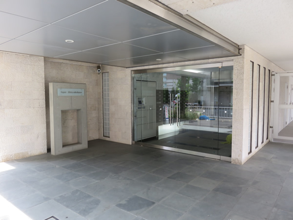 シュプレ新横浜の外観