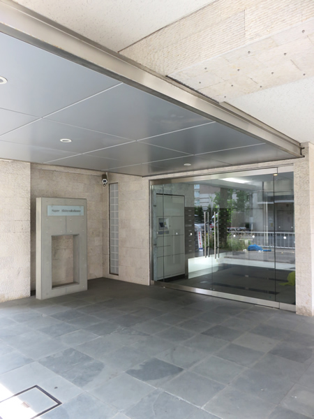 シュプレ新横浜の外観