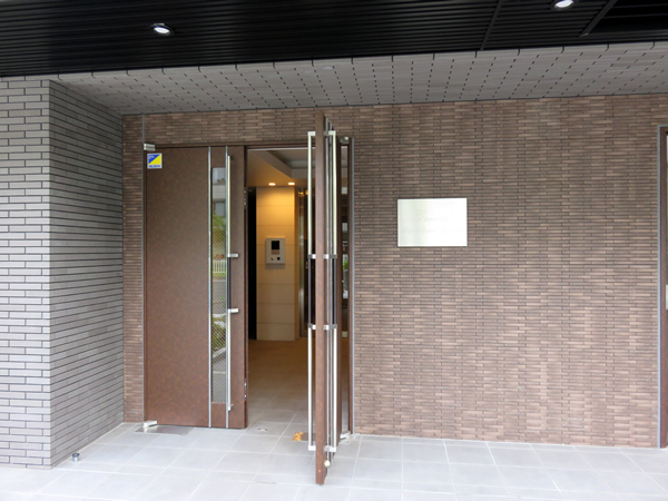 ジェノヴィア新横浜スカイガーデンの外観