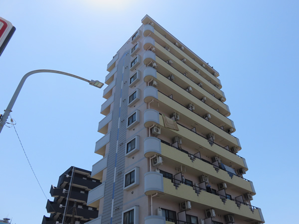 スカイコート神奈川新町の外観