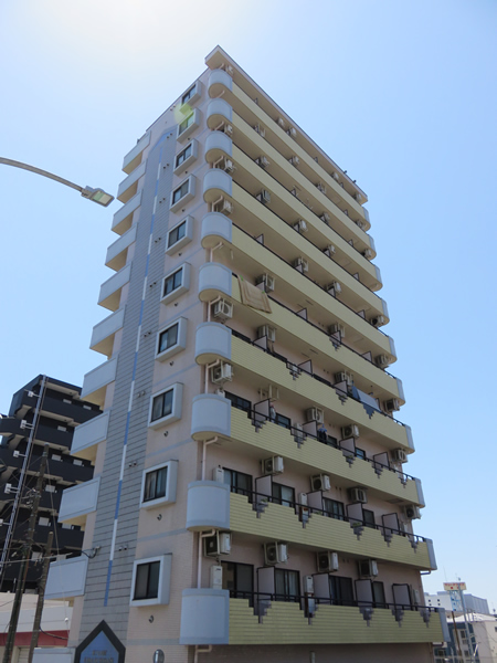 スカイコート神奈川新町の外観