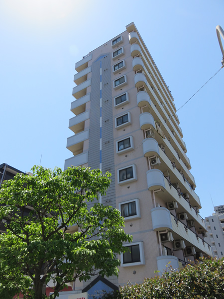 スカイコート神奈川新町の外観