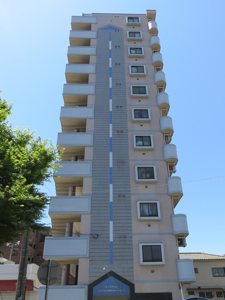 スカイコート神奈川新町の外観