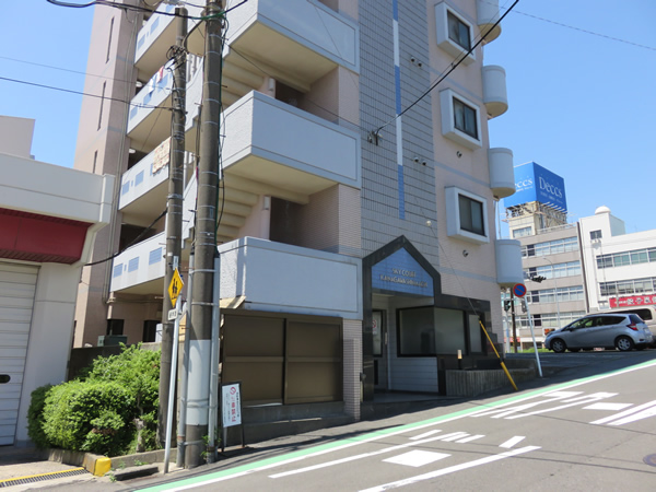 スカイコート神奈川新町の外観