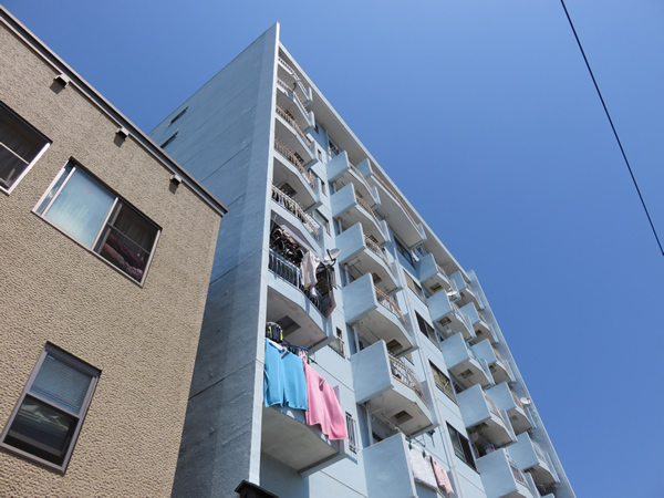 神奈川新町コーポの外観