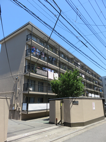 浦島町マンションの外観