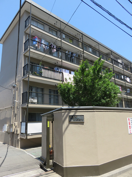 浦島町マンションの外観