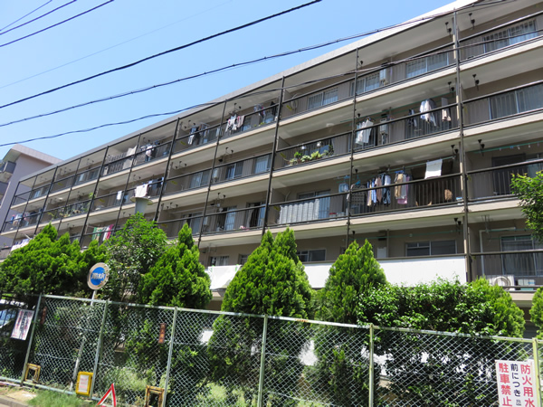 浦島町マンションの外観