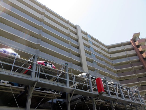 ライオンズマンションセントワーフ横濱ハーバーコートの外観