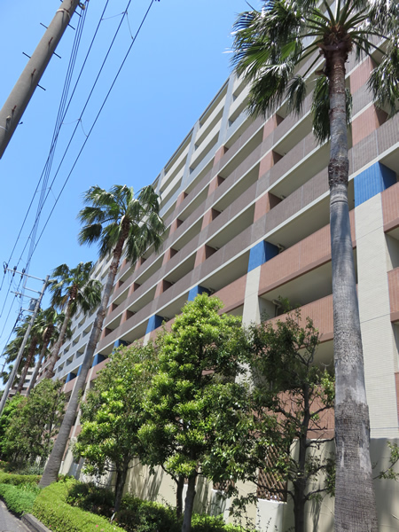 ライオンズマンションセントワーフ横濱パームコートの外観