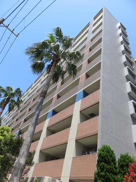 ライオンズマンションセントワーフ横濱パームコートの外観