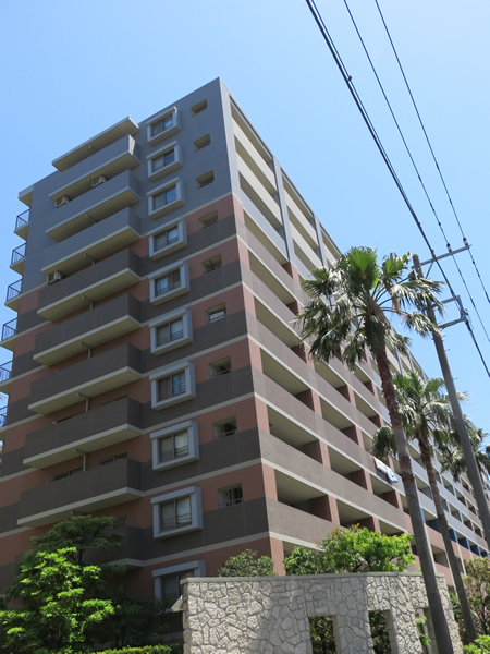 ライオンズマンションセントワーフ横濱パームコートの外観