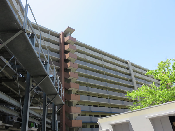 ライオンズマンションセントワーフ横濱パームコートの外観