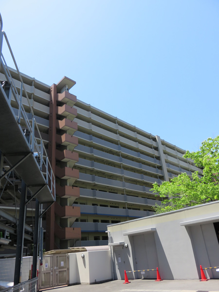 ライオンズマンションセントワーフ横濱パームコートの外観