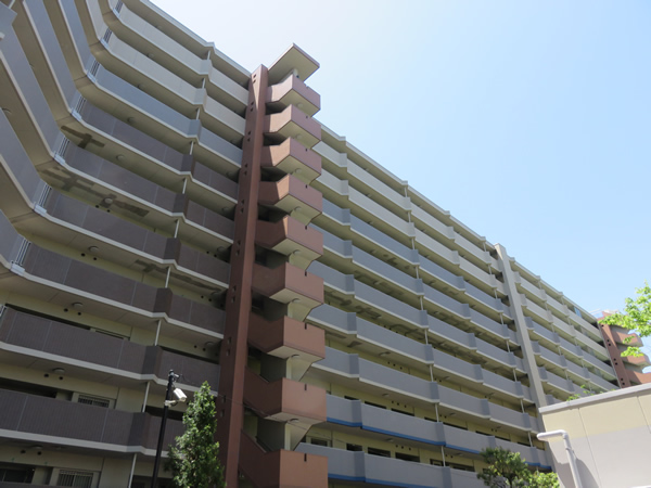 ライオンズマンションセントワーフ横濱パームコートの外観