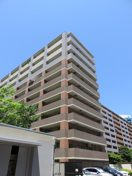 ライオンズマンションセントワーフ横濱ブライトコートの外観