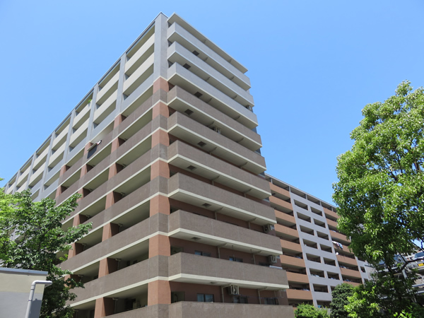 ライオンズマンションセントワーフ横濱ブライトコートの外観