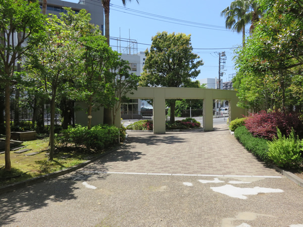 ライオンズマンションセントワーフ横濱ブライトコートの外観