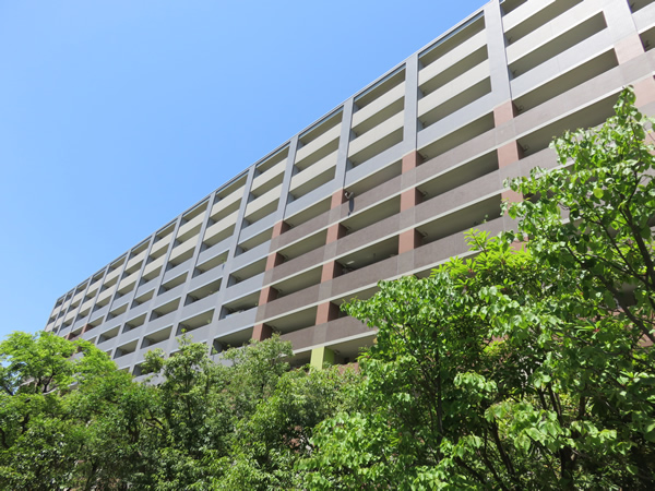 ライオンズマンションセントワーフ横濱キャナルコートの外観