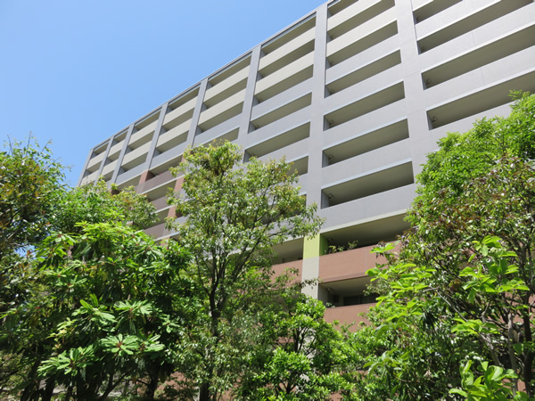 ライオンズマンションセントワーフ横濱キャナルコートの外観