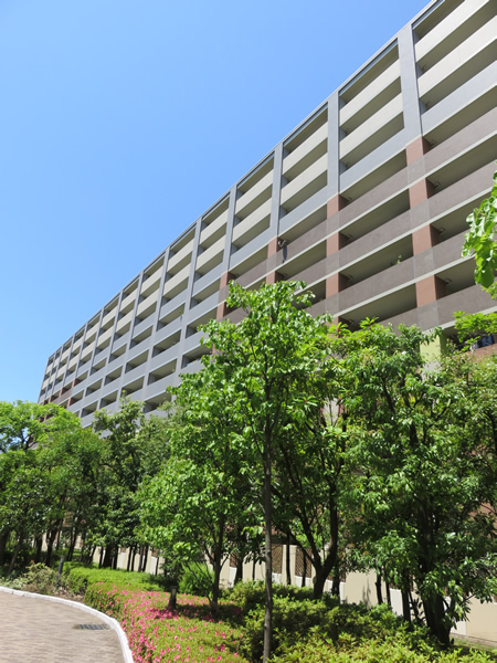 ライオンズマンションセントワーフ横濱キャナルコートの外観