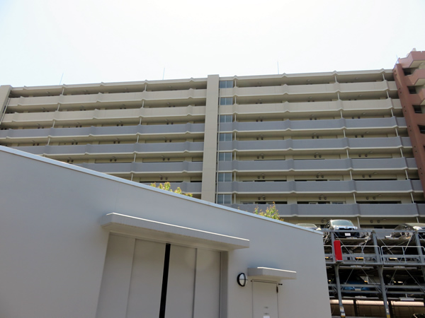 ライオンズマンションセントワーフ横濱キャナルコートの外観