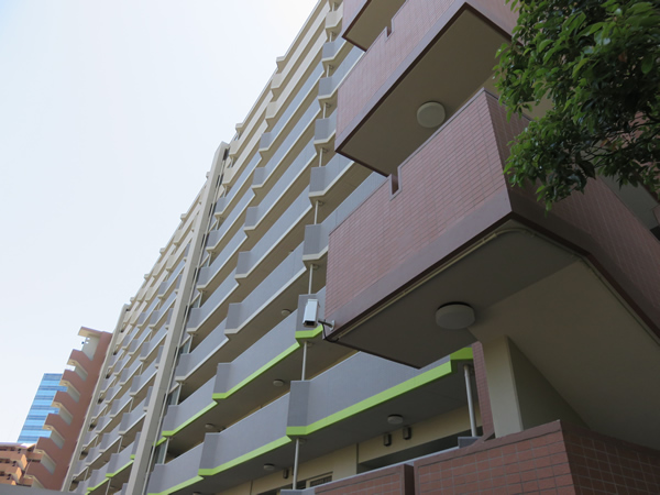 ライオンズマンションセントワーフ横濱キャナルコートの外観