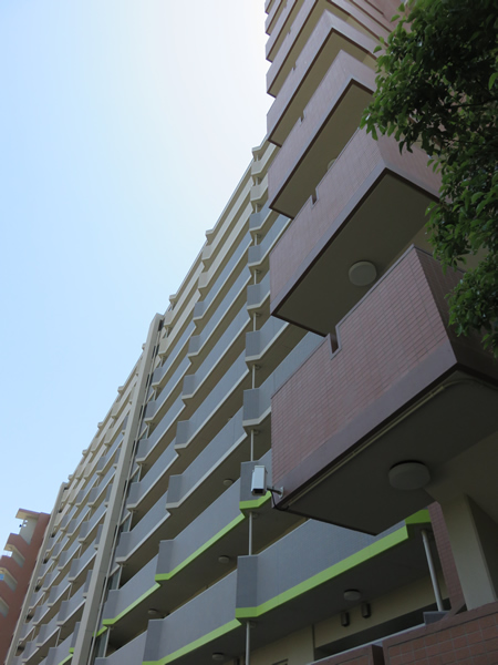 ライオンズマンションセントワーフ横濱キャナルコートの外観