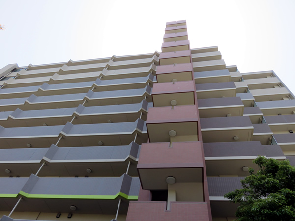 ライオンズマンションセントワーフ横濱キャナルコートの外観