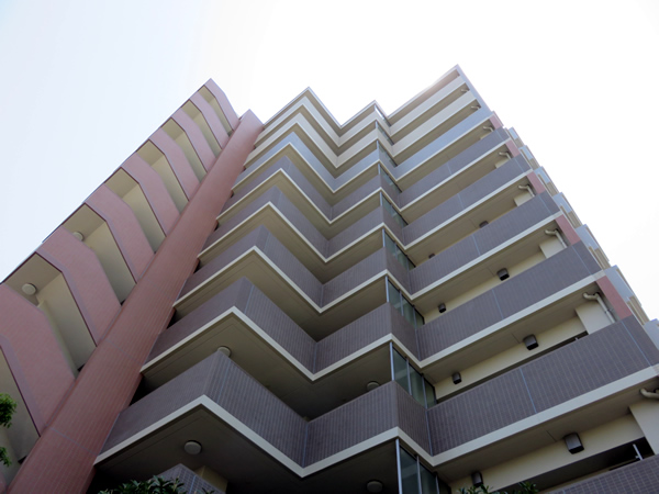 ライオンズマンションセントワーフ横濱キャナルコートの外観