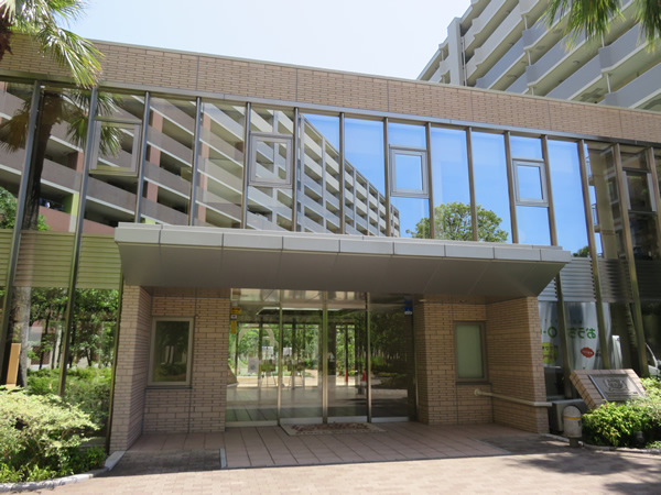 ライオンズマンションセントワーフ横濱キャナルコートの外観