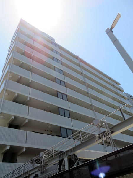 クリオ神奈川新町2番館の外観