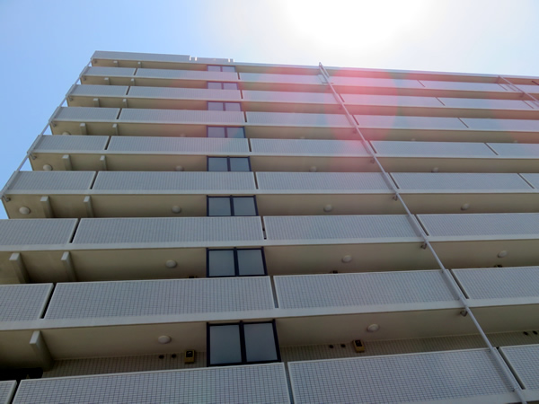 クリオ神奈川新町2番館の外観