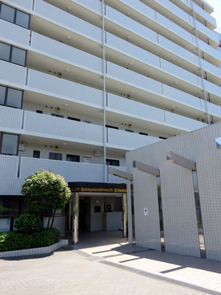 クリオ神奈川新町2番館の外観