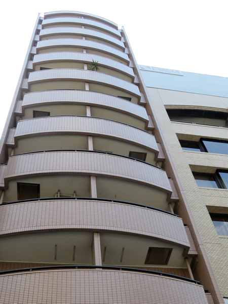 エクセレントプラザ新横浜の外観