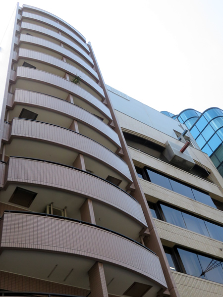 エクセレントプラザ新横浜の外観