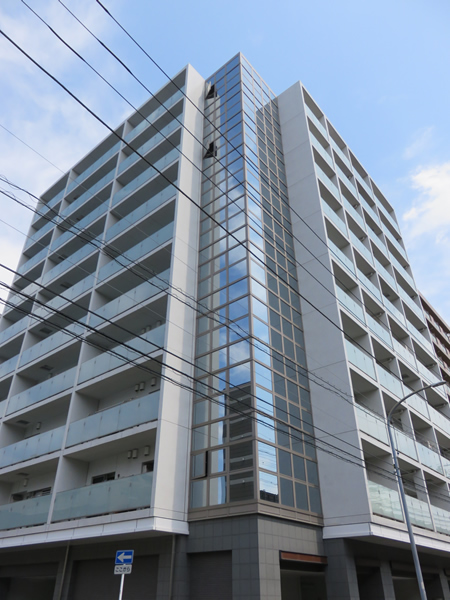 リストレジデンス新横浜の外観