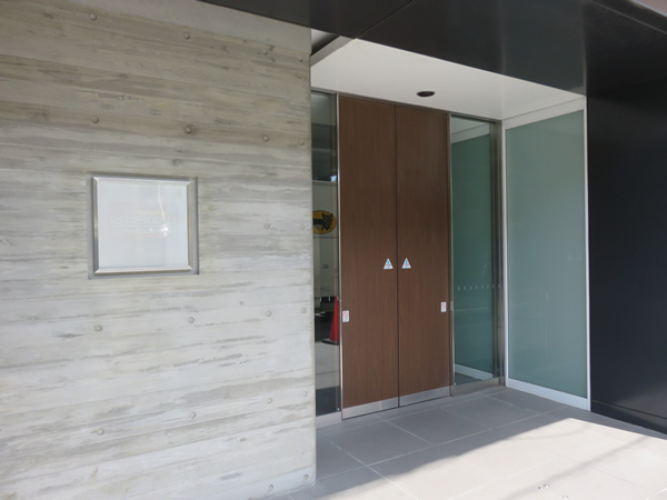 リストレジデンス新横浜の外観