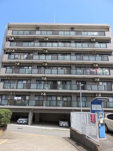 エクセレントハイツ横浜の外観