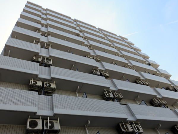 クリオ神奈川新町1番館の外観